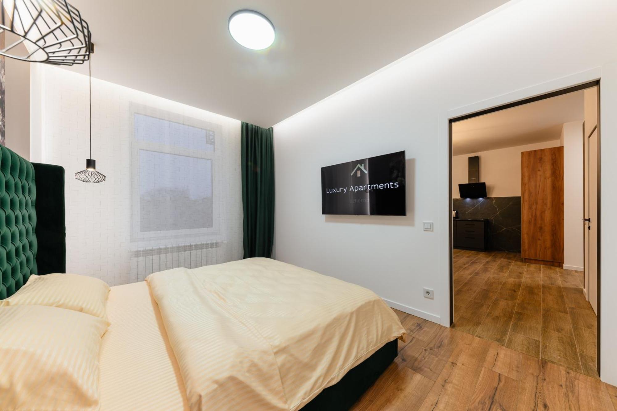 Luxury Apartments Laborca Ужгород Екстериор снимка